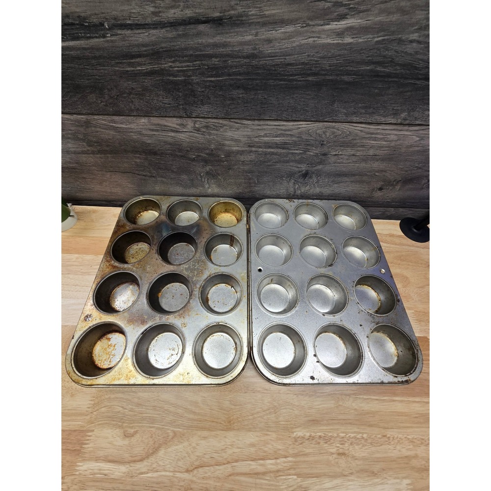 Vintage Aluminum 12 Cup Muffin Tins Set of 2 Round Cupcake Baking Pans Silver